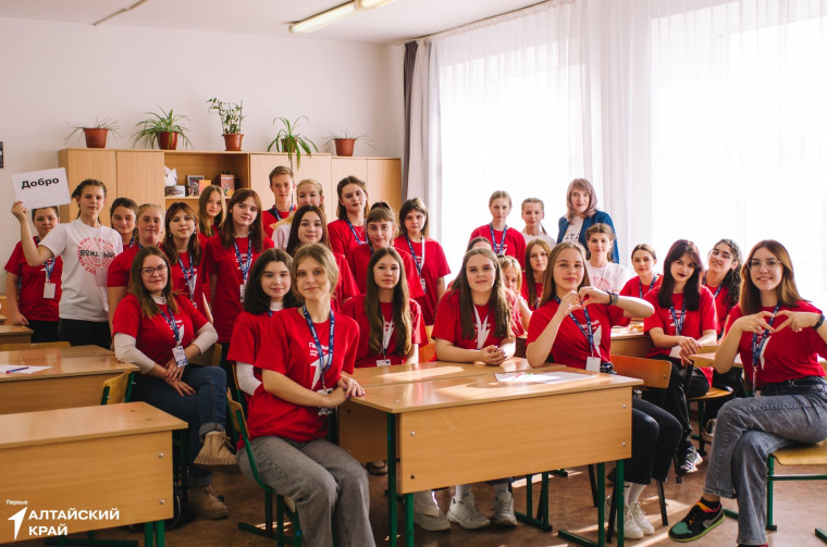 В Барнауле завершился седьмой окружной форум Движения Первых «Будущее за нами! Тебе решать!». За один день интенсива активисты Движения развили умения в самых разных областях..